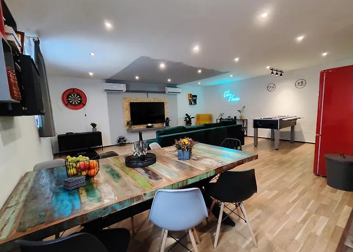 Vibe House