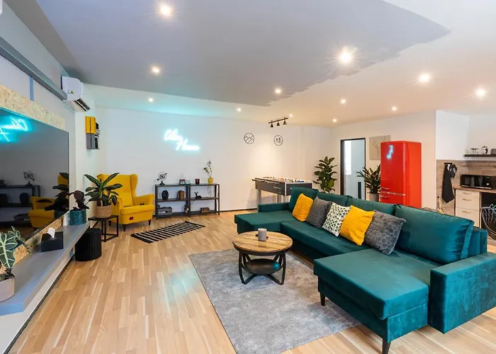 Vibe House *