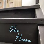 Apartment Vibe House
